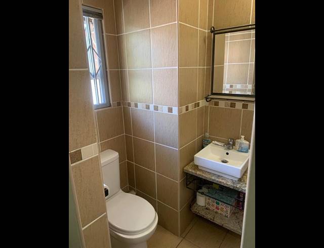 1 BEDROOM PROPERTY TO RENT IN DIE BULT